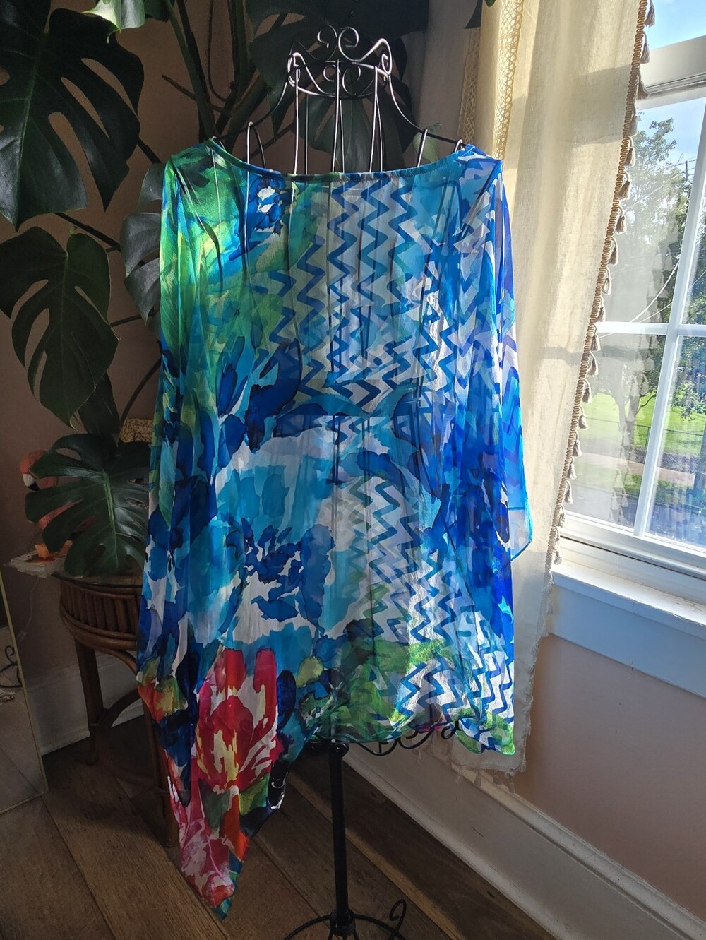 Chico’s Watercolor Floral Chevron Sheer Chiffon Asymmetric Poncho Top L/XL